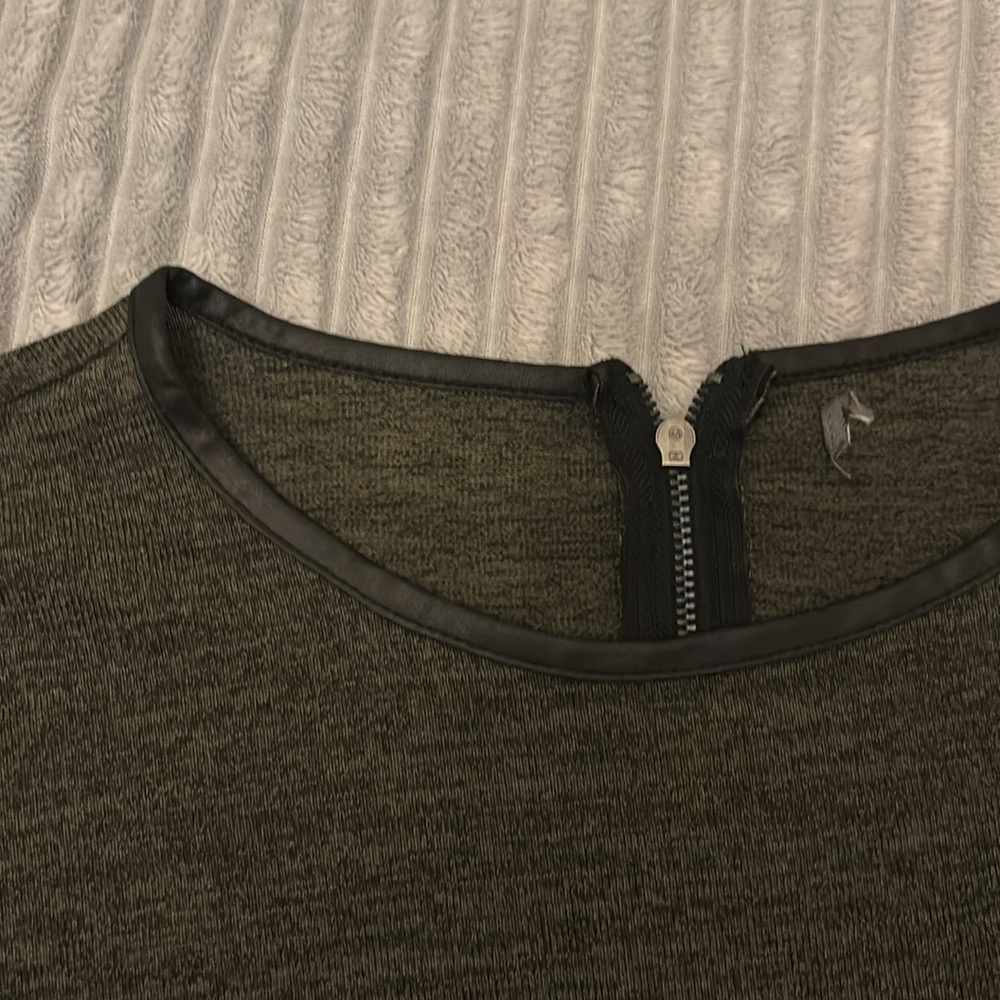 Long Tee - Picture 2 of 6